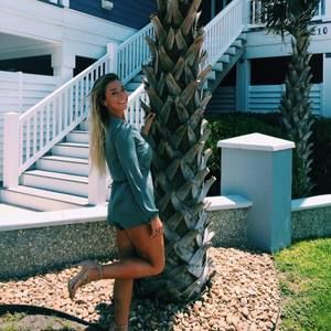 Meet your Posher, Becca